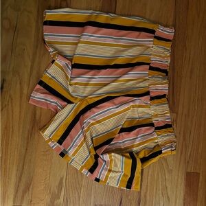 Selling EUC LuLaRoe, I lost alot of weight. Shorts, dresses and cardigans